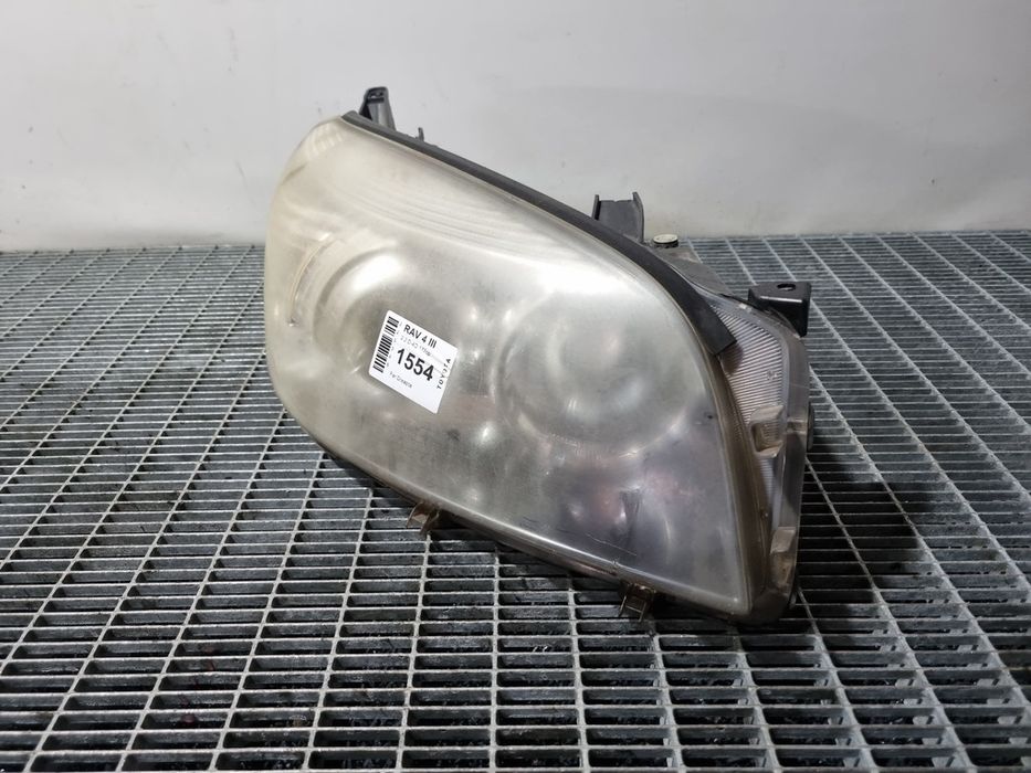 Far Dreapta Toyota RAV 4 III 2005 - 2009 SUV 4 Usi (1554) Cu lupă PRINDERE RUPTA Garantie