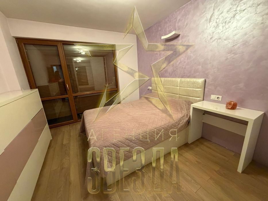 Тристаен с паркомясто в Райски Кът