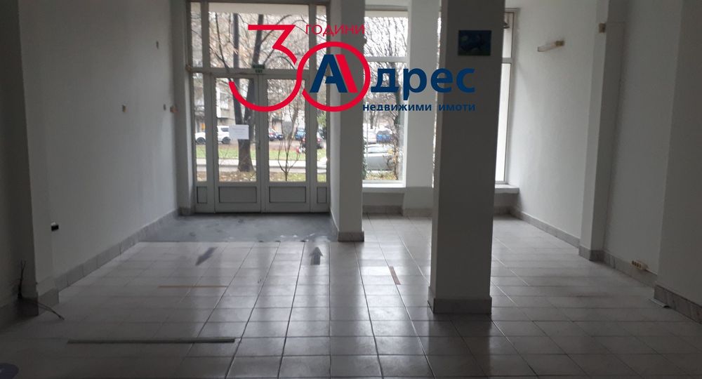 Продава се Магазин в Севлиево - 181 кв.м за 423 €/кв.м - Снимка #1