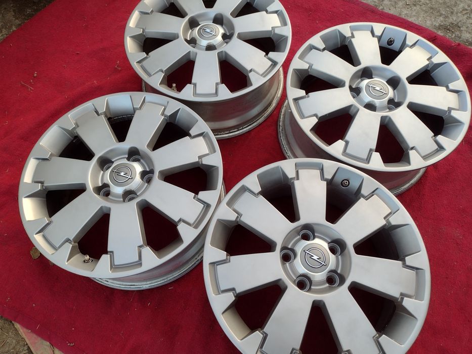 Перфектни 17-5х110 ЕТ41 7j Opel Astra H