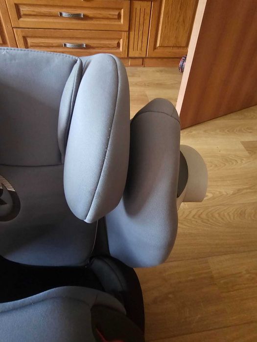 Продавам детско столче Cybex Solution M-fix