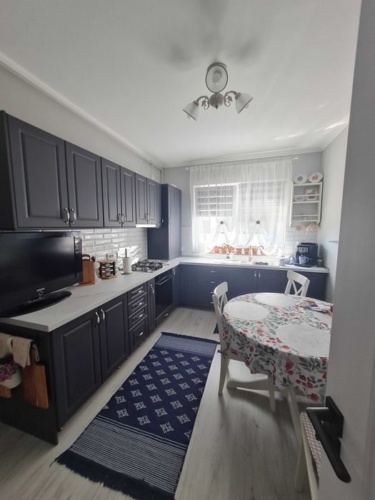 Vand apartament 3 camere bloc finalizat in 2023 situat pe str Sg Ilie Petre et 1/5,mobilat ,utilat +loc parcare privat ,108 mii negociabil.