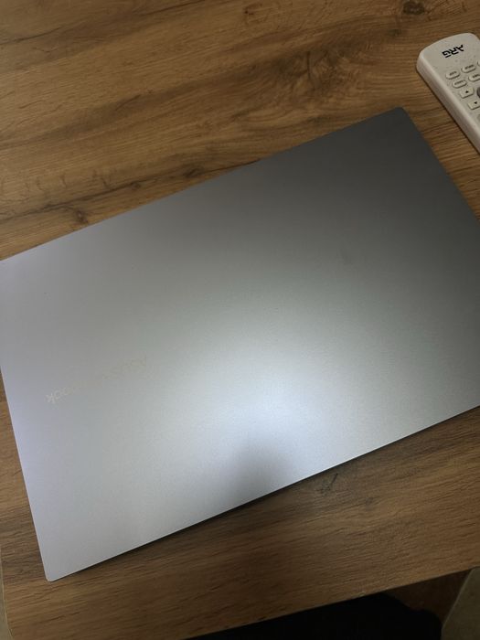 Офисный ноутбук Asus Vivobook 512/16