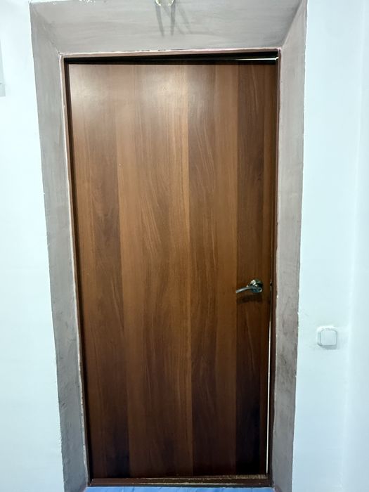 Продам межкомнатные двер