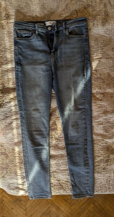 Джинсы женские Mango