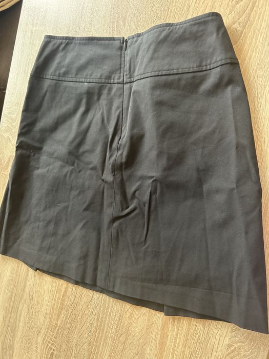 Черна пола до колената