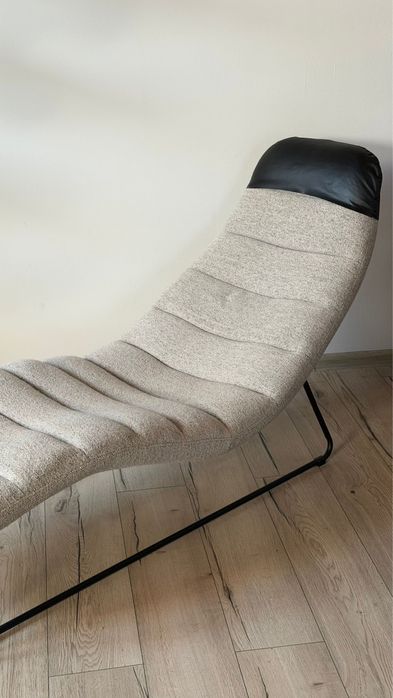 Canapea tip șezlong Norsica 844 – bej, stil modern, ca nouă