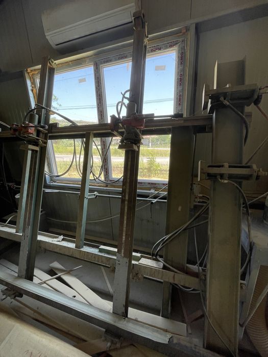 Presa hidraulica pentru lemn