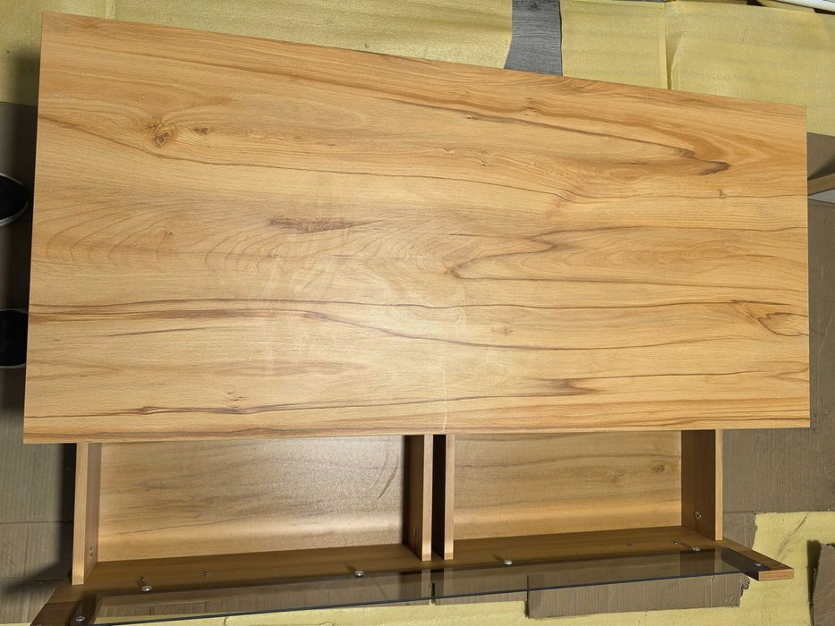 Vând comodă din lemn nouă!