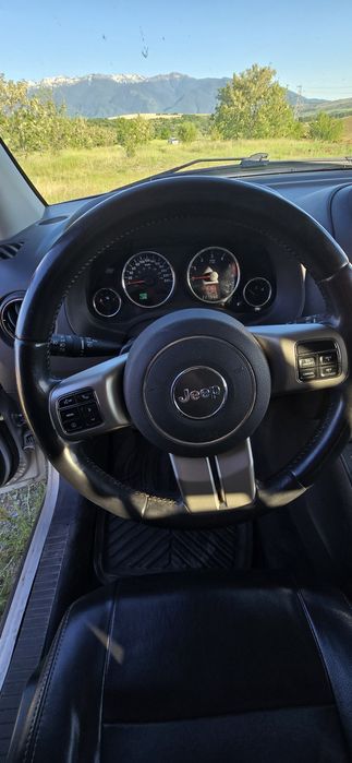Продавам jeep compas 2.2 4x4