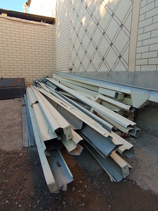 Нова сотилади комплект метири 20 минг келишамиз