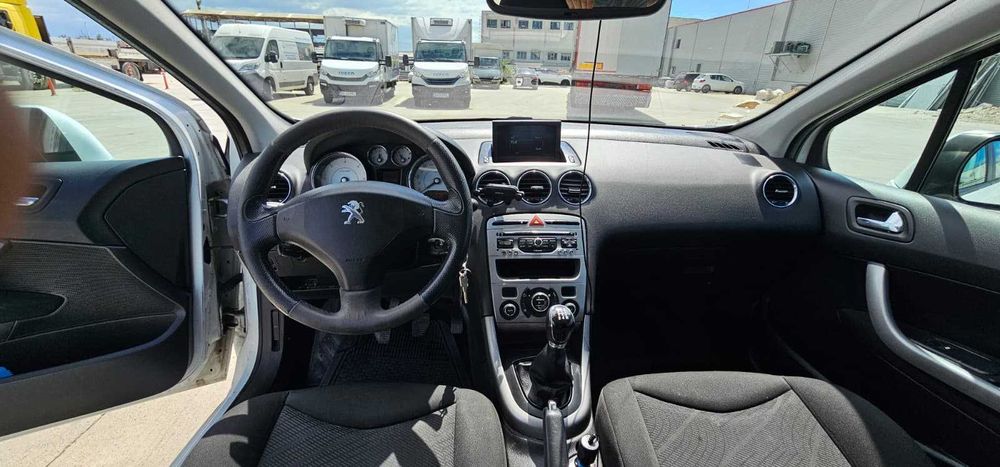 Urgent! Peugeot 308 SW /2013 / 1.6 HDi / Plafon Panoramic // Jante 17" aluminiu // Navigație 3D