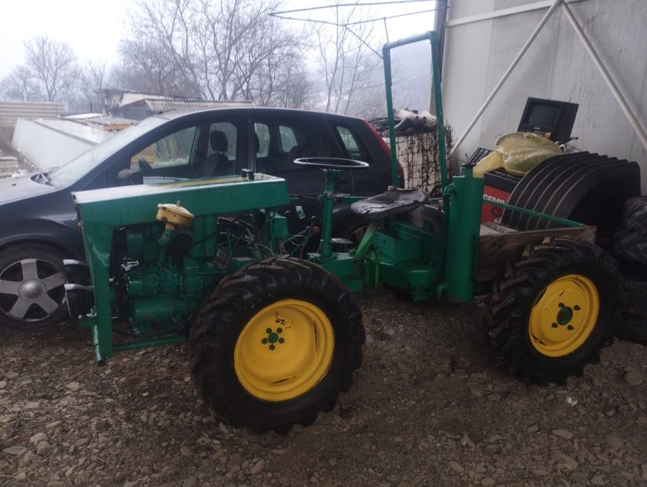 Tractoraș 4x4 articulat