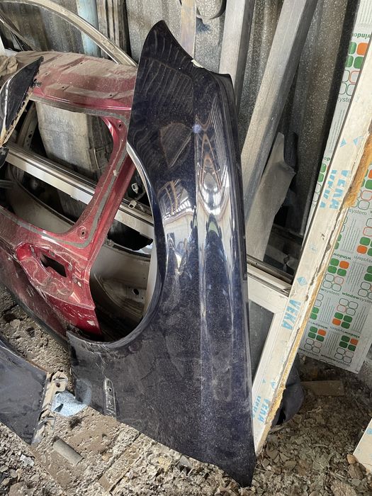 Крыло правое и левое переднее w211