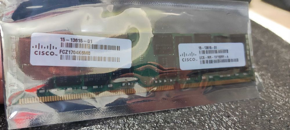 Продавам сървърна рам памет Samsung / SK hynux - DDR3