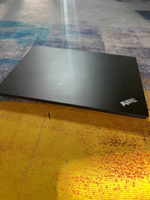 Laptop Lenovo Thinkpad E490, i3 gen8, 8 gb ddr4, ssd nvme, baterie ok