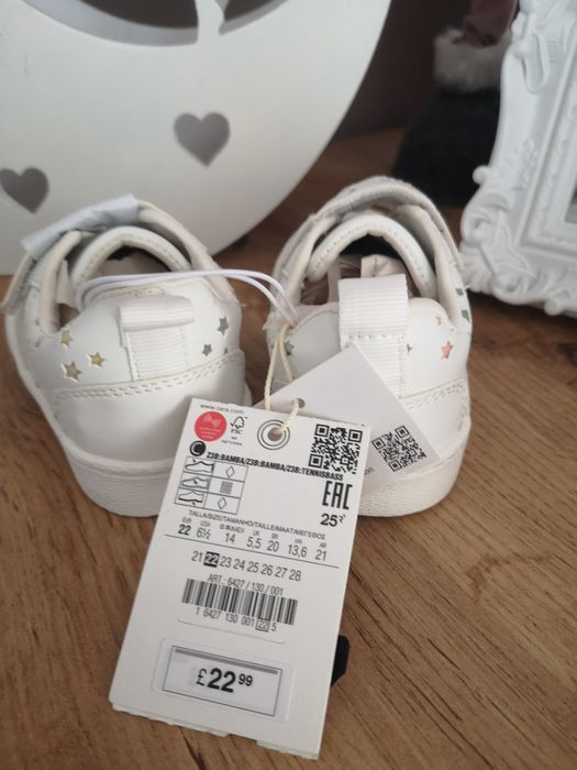 Бели кецове, маратонки Зара  Zara със звездички