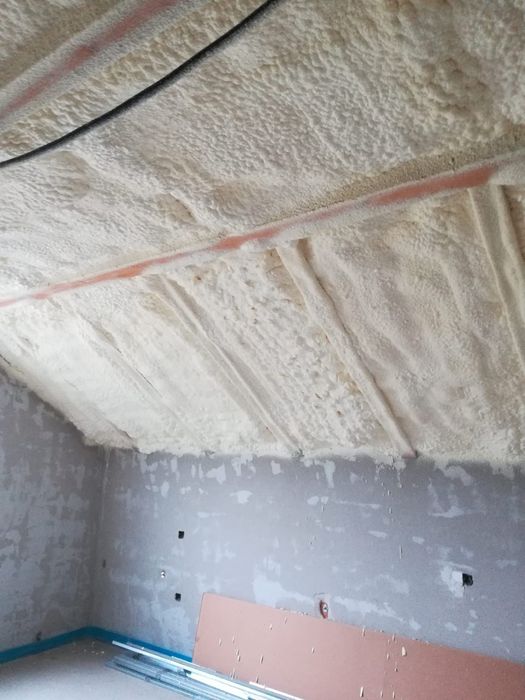 Izolatii cu spuma poliuretanică/pod/acoperiș-Firma Autorizată