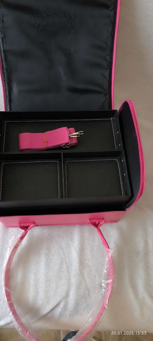 Vând geanta cosmetice Cupio noua