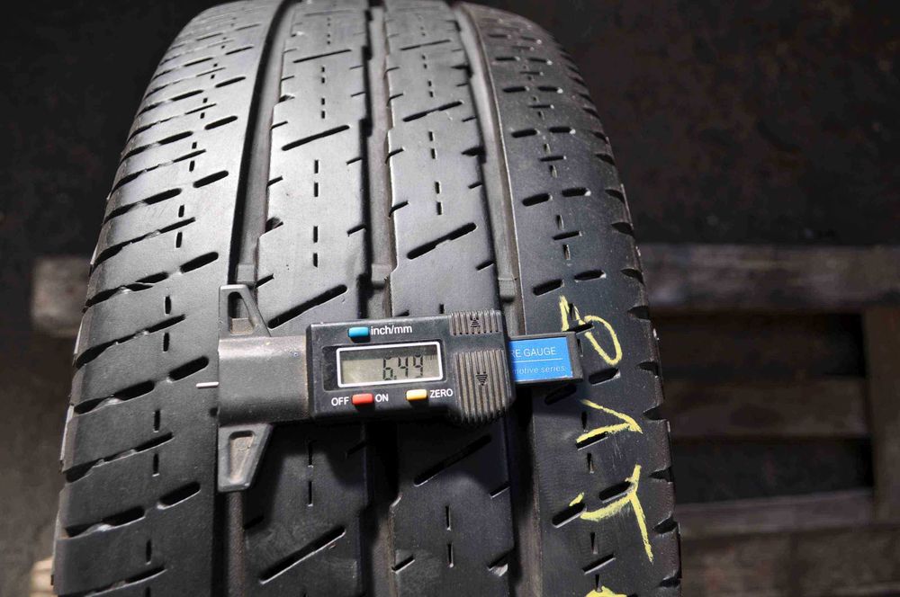 Anvelopa Vara 215/65 R15C CONTINENTAL Vanco 2 104/102T
