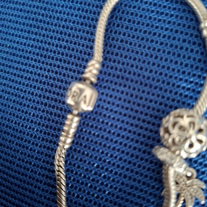 Продам браслет PANDORA!