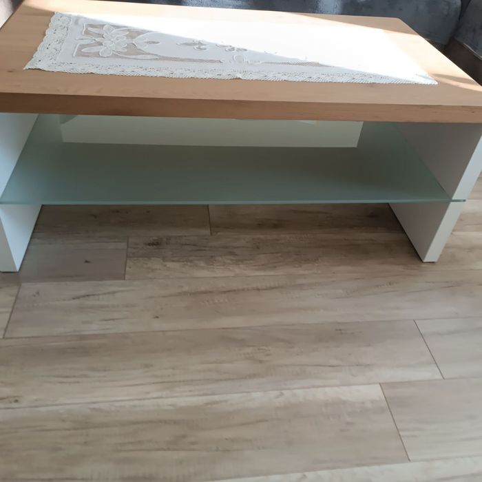 Продавам холна маса