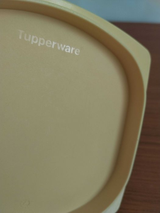 Tupperwear кутия за хладилник,ръчна цитруспреса и детско шише