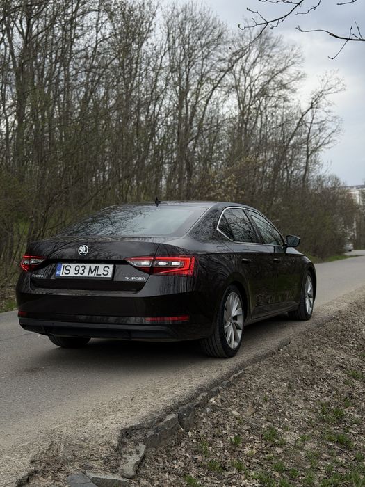 Skoda Superb 2.0 tdi DSG