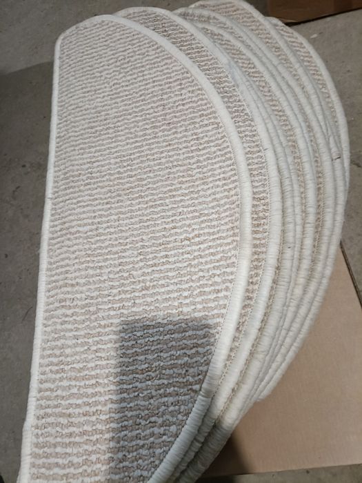 Коврики для ступеней лестницы