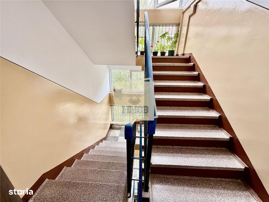 Apartament renovat 2 camere decomandat pe Mihai Viteazul