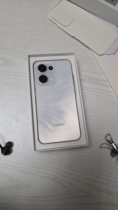 Oppo reno 13 nou