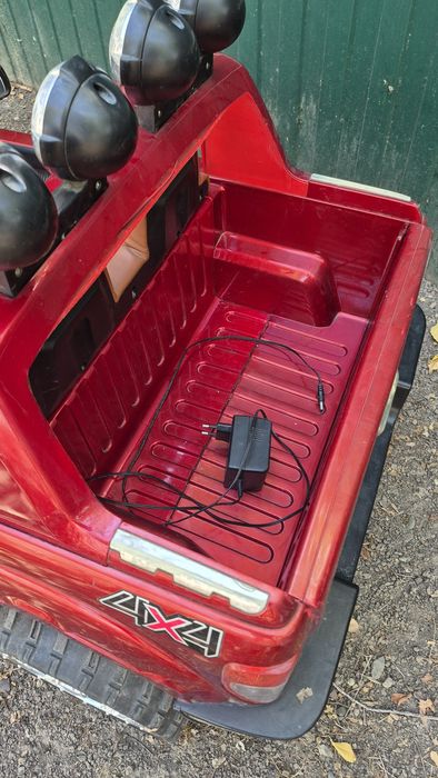 Электрическая детская машина