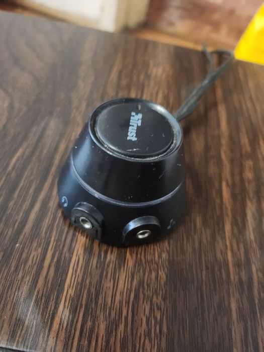 Boxa Trust 110-230 v 50/60HZ