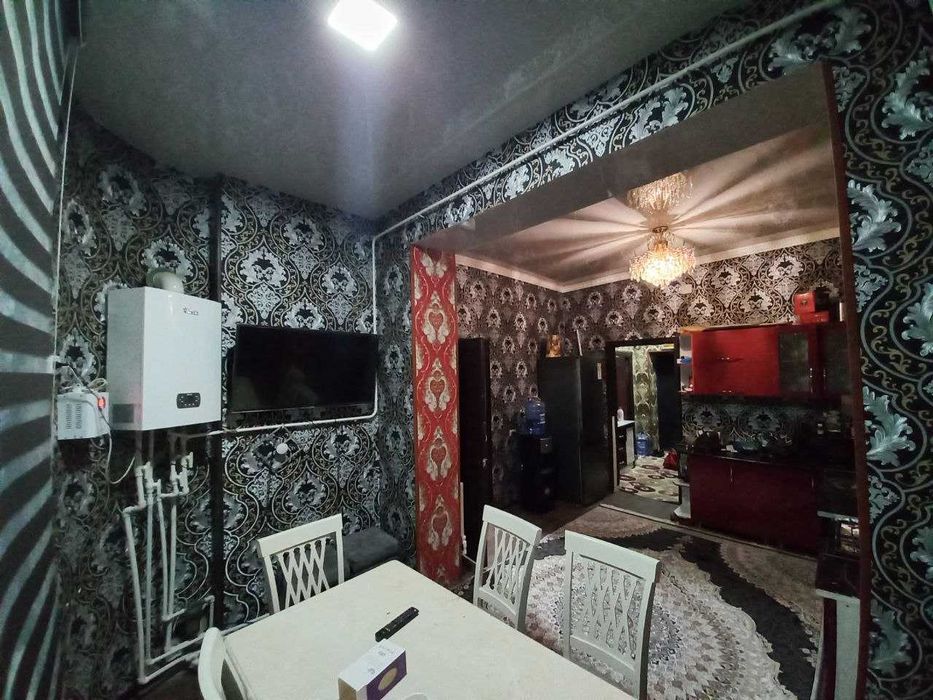 Navoiy shaxar 7 etajka 2-etaj 55 kvadrat  2 xona 450 mln ipoteka bor