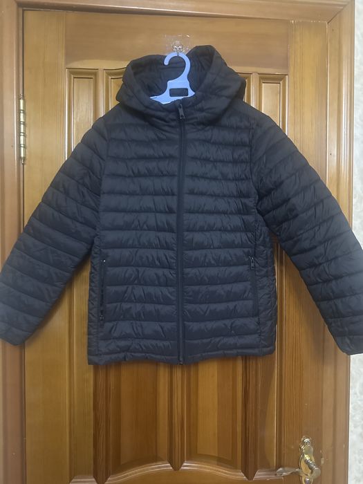 Куртка для мальчика в отличном состоянии, куртка чёрного цвета