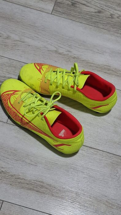 Ghete de fotbal Nike Mercurial