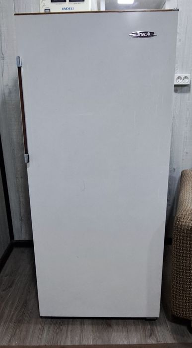 Холодильник "ЗИЛ" б/у.