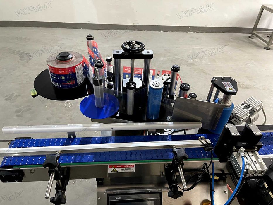 этикетировочная машина, этикетировщик +для бутылок