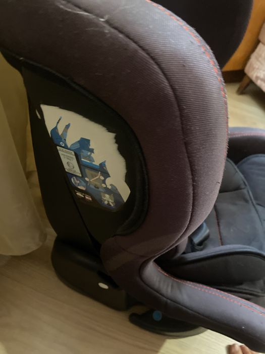 Детско столче за кола черно с черчевен кант