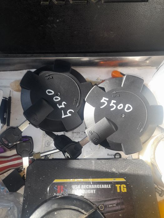 Продам крышка бака