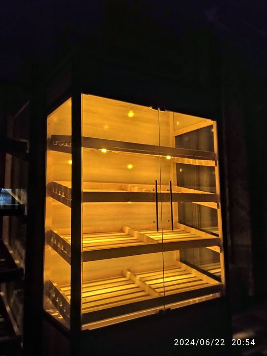 Дўконлар учун замонавий услубдаги витрина