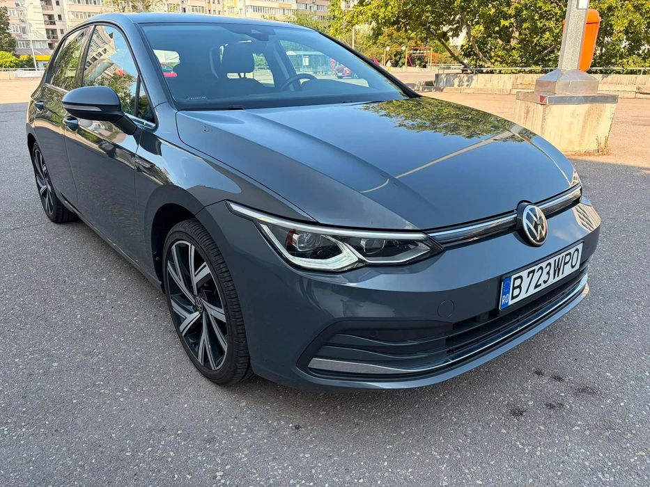Volkswagen Golf Golf 8 1.5 ETSI mild hybrid 150 hp model style.