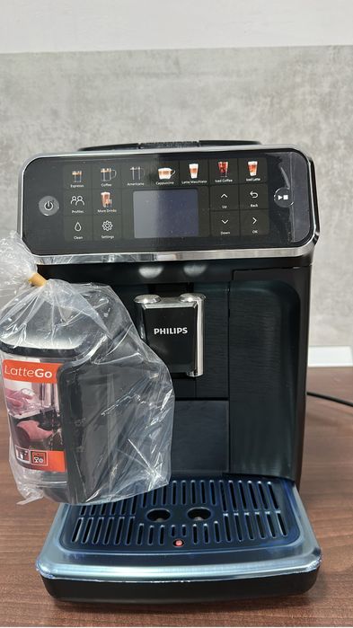 Espresor expresor philips ep seria 5500 garantie 6 luni