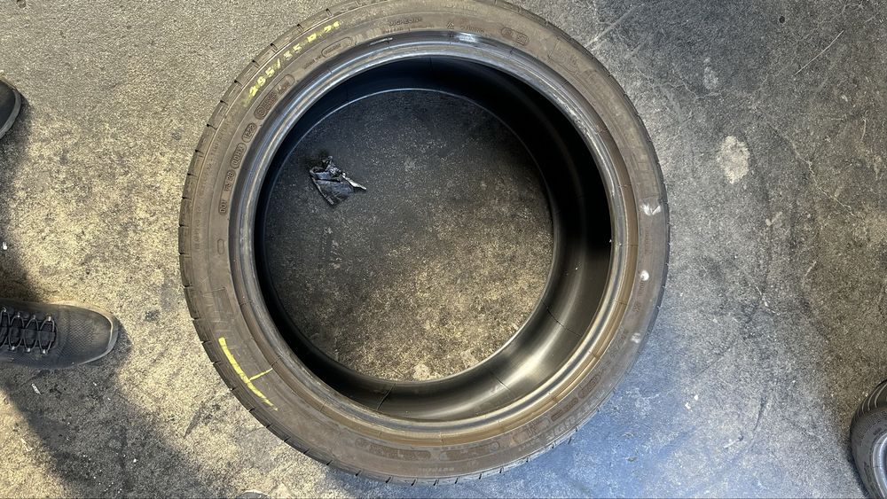 295/35/21 michelin