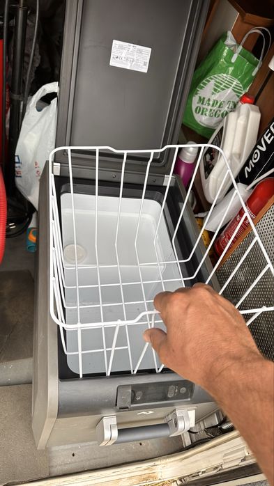 Продавам хладилна чанта на Дометик Dometic