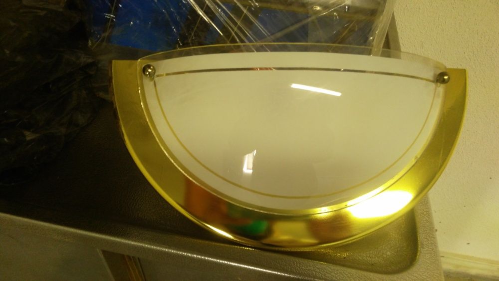 Плафониери и аплици