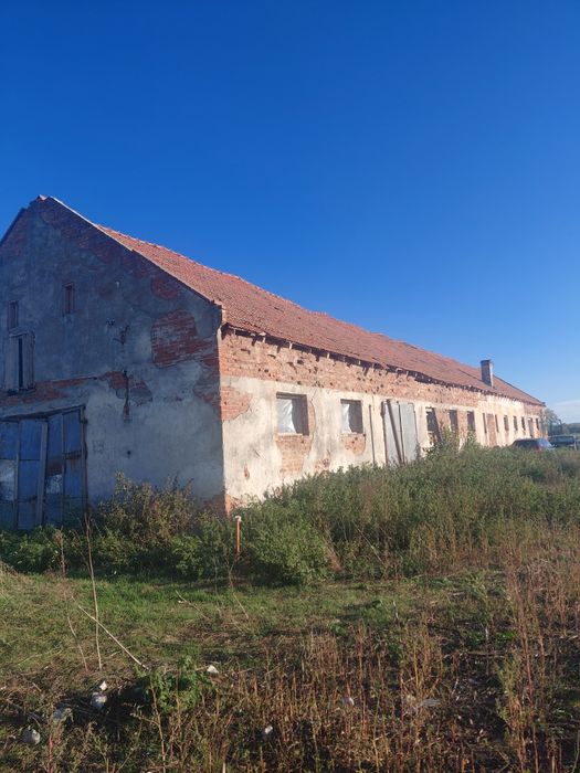 Vând clădire fost grajd CAP