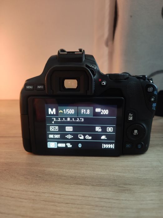 Camera foto Canon 250D