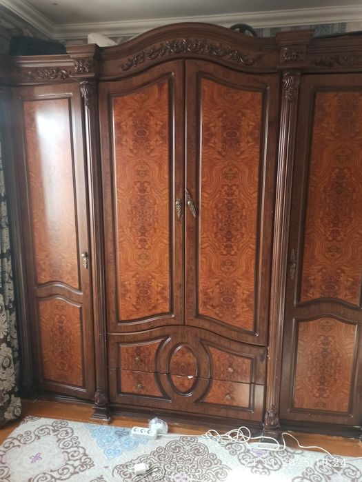 Шкаф для одежды очень прочный материал состояние хорошее