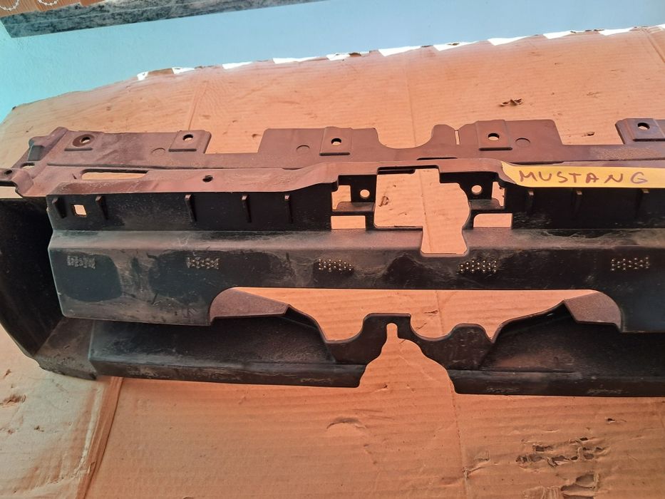 Грил решетка радиатор Ford Mustang